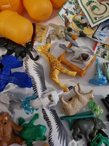 Kinder Surprise, figuurtjes, eitjes en foldertjes beschikbaar voor biedingen