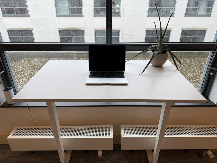 Ikea TROTTEN Zit-Sta Bureau - Wit - 120x70cm, Huis en Inrichting, Bureaus, Zo goed als nieuw, Stabureau, In hoogte verstelbaar