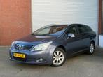 Toyota Avensis Wagon 1.8 VVTi Dynamic | NAVI | AIRCO | NAP, Zwart, 4 cilinders, Blauw, Origineel Nederlands
