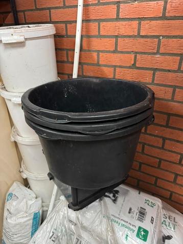 3x cement kuip beschikbaar voor biedingen