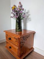 Houten kastje met zwarte details, Ophalen, Minder dan 50 cm, 1 of 2 laden, Zo goed als nieuw