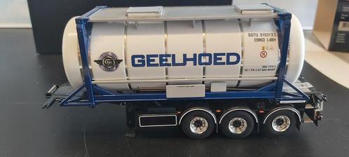 Geelhoed 30 ft container trailer met 20 ft tank container ws, Hobby en Vrije tijd, Modelauto's | 1:50, Zo goed als nieuw, Bus of Vrachtwagen