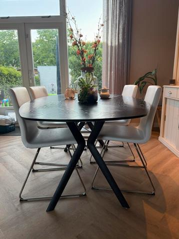 4 witte eetkamer stoelen  