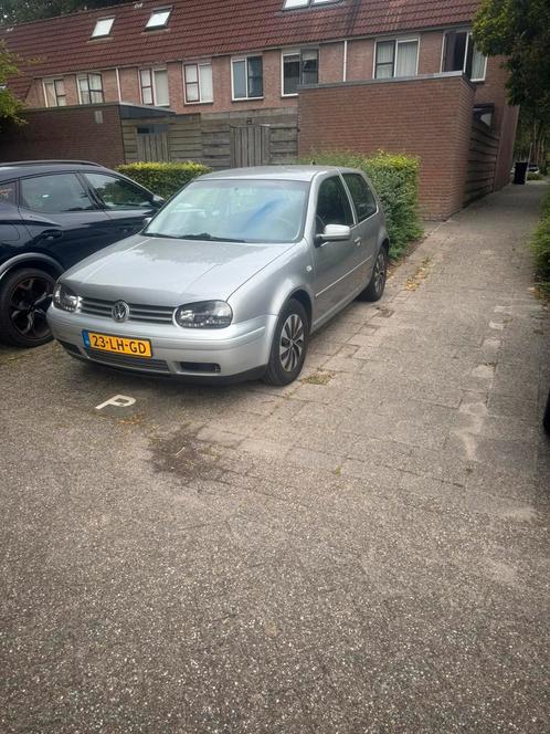 Volkswagen Golf 1.6 77KW 2003 Grijs, Auto's, Volkswagen, Particulier, Golf, Benzine, C, Hatchback, Handgeschakeld, Origineel Nederlands