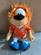 Loekie de Leeuw knuffel in oranje voetbaltenue, Ophalen of Verzenden, Zo goed als nieuw, Overige typen