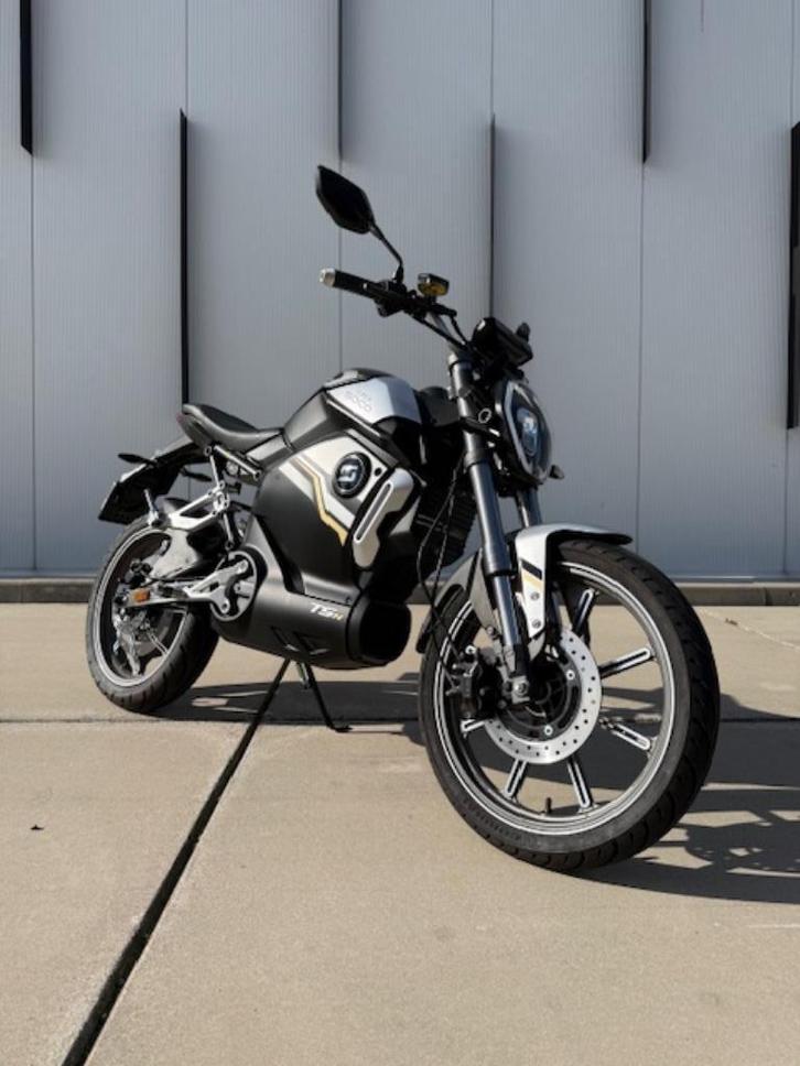 Bijna nieuwe Super Soco TSX uit 2022 met 909 km!, Fietsen en Brommers, Scooters | Overige merken, Zo goed als nieuw, Maximaal 45 km/u
