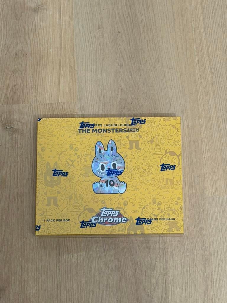 Topps Labubu Chrome 10th Anniversary - Hobby Box, Ophalen of Verzenden
