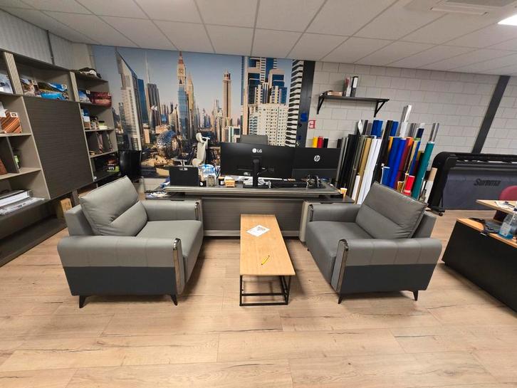 Directiebureau met bureaustoel en zitmeubilair, Zakelijke goederen, Kantoor en Winkelinrichting | Kantoormeubilair en Inrichting