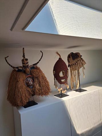 3 afrikaanse maskers van Michel Thieme beschikbaar voor biedingen