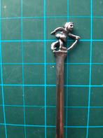 lepeltje, afb. vrouwtje met wandelstok of een heks., Verzamelen, Ophalen of Verzenden, Gebruikt