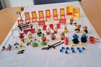 Vintage Lego Fabuland figuren, stoelen, banken, deuren,ramen, Kinderen en Baby's, Speelgoed | Duplo en Lego, Ophalen