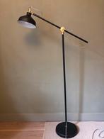 RANARP IKEA zwarte vloerlamp met goudkleurige details., Huis en Inrichting, Lampen | Vloerlampen, Ophalen, Zo goed als nieuw, Metaal