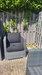 Four seasons 3 stoelen en een hocker, Hocker, Zo goed als nieuw, Wicker, Ophalen