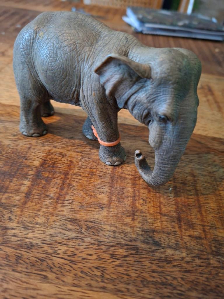 Schleich nr 4 olifant, Ophalen of Verzenden, Zo goed als nieuw, Wild dier, Beeldje of Figuurtje