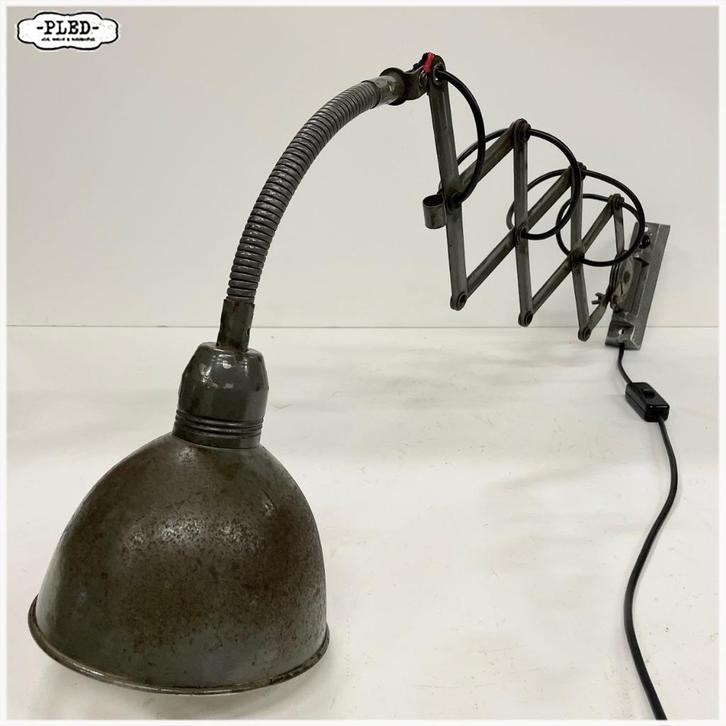 Oude industriële schaarlamp van Instala, Tsjechië, Huis en Inrichting, Lampen | Wandlampen, Gebruikt, Metaal, Ophalen of Verzenden