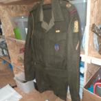 Militair uniform maat 54 met militaire emblemen., Ophalen of Verzenden, Landmacht, Nederland, Kleding of Schoenen