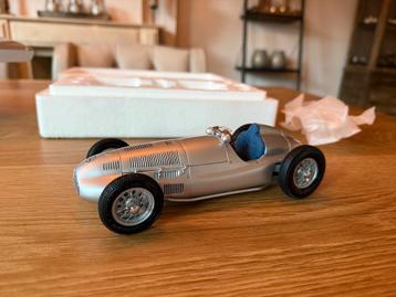 1:18 Mercedes Benz W165 Sieger Tripolis 1939 CMC M-018 beschikbaar voor biedingen