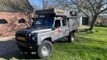 Land Rover Defender 130 met daktent