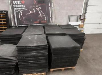 60 Vierkanten Meter Rubberen Tegels 1m x1m ,Dikte 2cm beschikbaar voor biedingen