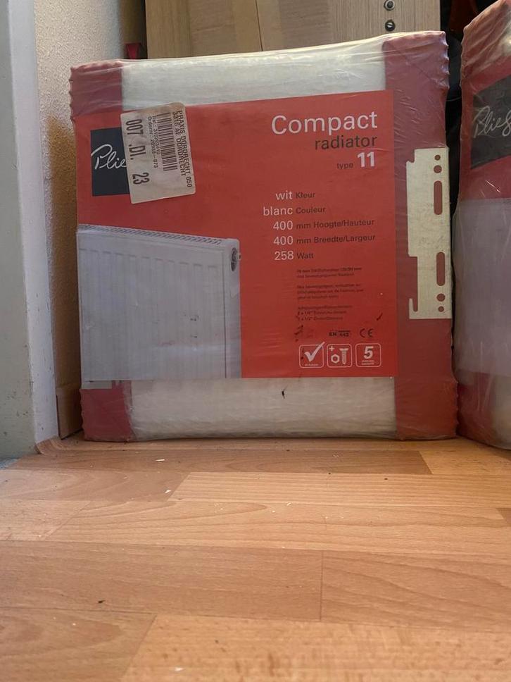 3x Compact Radiator - Nieuw in verpakking!, Doe-het-zelf en Verbouw, Verwarming en Radiatoren, Nieuw, Radiator, 200 tot 500 watt