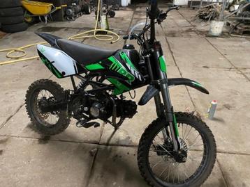 brommer beschikbaar voor biedingen