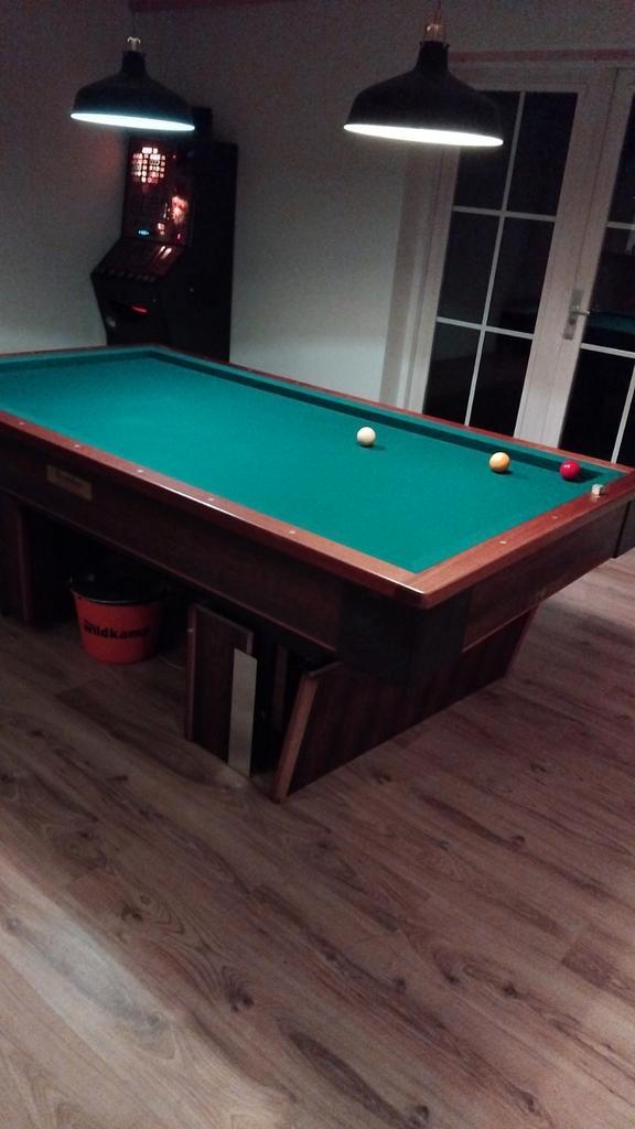 Biljarttafel met toebehoren - laken zo goed als nieuw!, Sport en Fitness, Biljarten en Poolen, Zo goed als nieuw, Biljarttafel