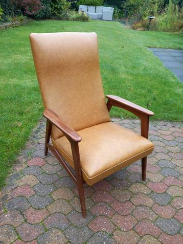 Vintage stoel Deens design cognackleur beschikbaar voor biedingen