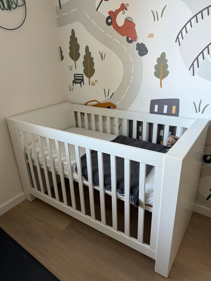 Ledikant en commode kidsmill, Kinderen en Baby's, Kinderkamer | Complete kinderkamers, Zo goed als nieuw, Jongetje of Meisje, Ophalen