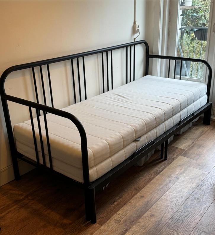 IKEA sofa-bed with 2 mattresses (88-163x207 cm), Huis en Inrichting, Slaapkamer | Slaapbanken, Zo goed als nieuw, 80 cm, 200 cm