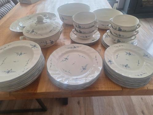 Servies Villeroy & Boch merk Luxembourg, Antiek en Kunst, Antiek | Servies compleet, Ophalen