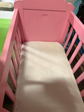 Lief! Babybedje - Roze, incl. matras beschikbaar voor biedingen