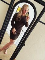 Nikkie tekst jurkje, Maat 38/40 (M), Bruin, Ophalen of Verzenden, Zo goed als nieuw