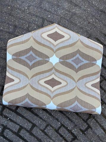 Retro vintage bruin behang met patroon beschikbaar voor biedingen