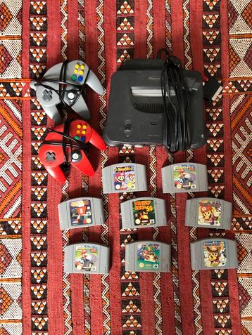Nintendo 64 met 2 controllers en 8 spellen