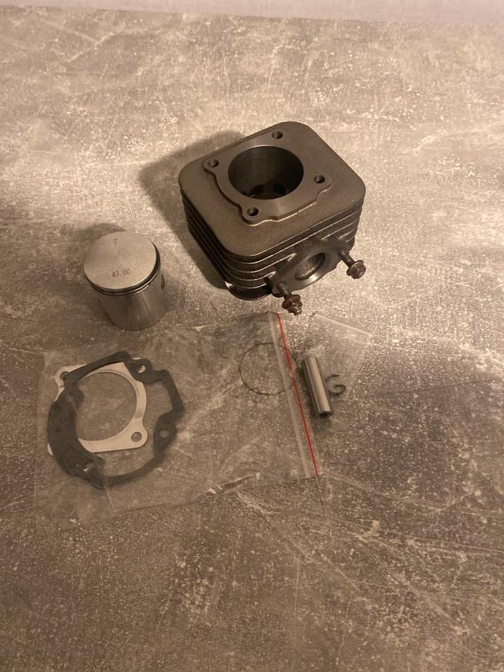 piaggio ac 70cc cilinder kit AC NIEUW!, Fietsen en Brommers, Brommeronderdelen | Algemeen, Nieuw, Cilinder, Ophalen of Verzenden
