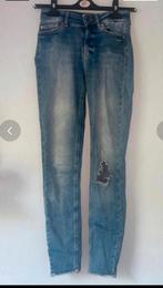 Te koop: Only ripped skinny jeans maat xs/32, Nieuw, Blauw, Ophalen of Verzenden, W27 (confectie 34) of kleiner