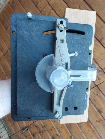 Dremel frees tafel model 231 beschikbaar voor biedingen