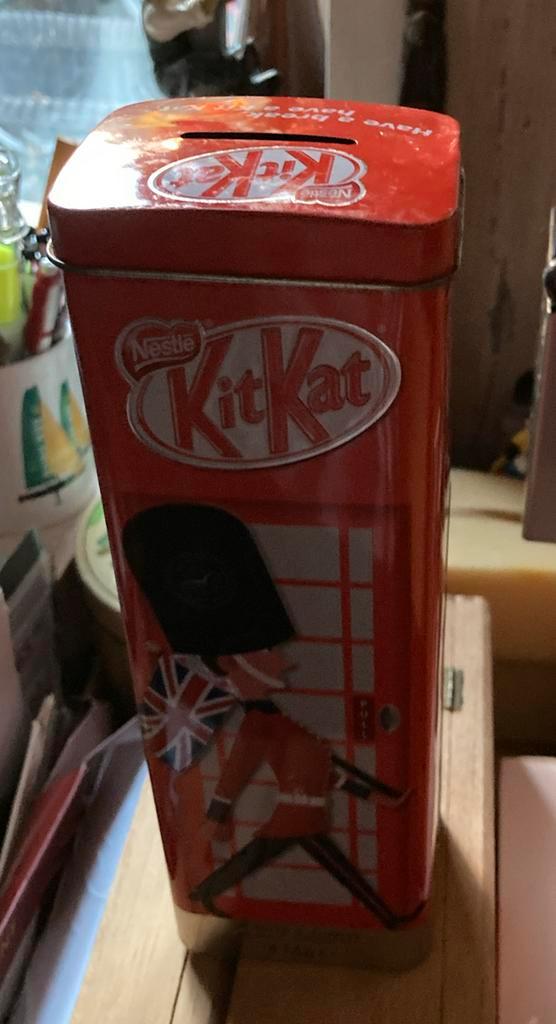 Vintage KitKat Spaarpot - Limited Edition, Verzamelen, Spaarpotten, Gebruikt, Metaal of Blik, Ophalen of Verzenden
