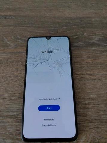 Galaxy A70 scherm gebarsten. Werkt verder perfect beschikbaar voor biedingen