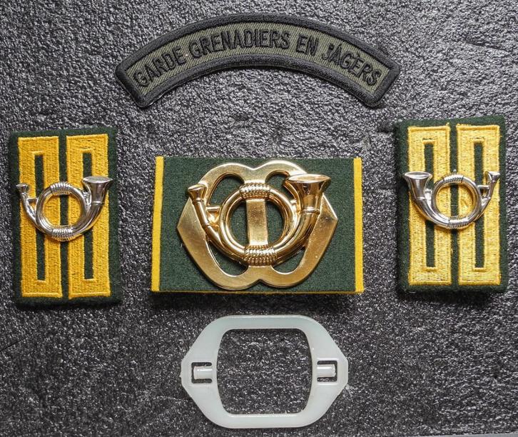 Garde Jagers Setje 7, Verzamelen, Militaria | Algemeen, Landmacht, Embleem of Badge, Nederland, Verzenden