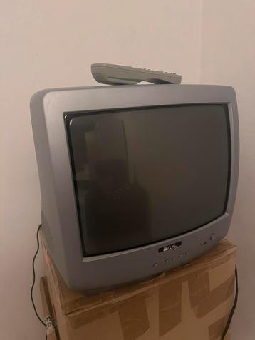 CRT TV van merk VDC  | Beeldbuis | Vintage | Retro gaming TV beschikbaar voor biedingen