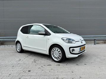 Volkswagen high up! 1.0 55KW/75PK 3-DRS 2013 Wit beschikbaar voor biedingen