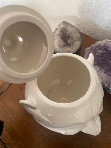 Retro Uienpot met Gezicht beschikbaar voor biedingen
