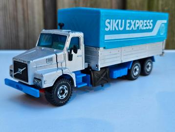 Siku Volvo F10 Siku Express zilver met blauw 1:55 beschikbaar voor biedingen