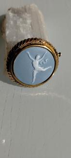 Wedgewood blauwe Jasper broche .Goud 9 krt., Ophalen of Verzenden, Goud, Broche