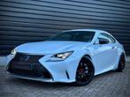 Lexus RC 300h F SPORT CARBON|MARKLEV|STOELVENTILATIE|BLINDSP, Auto's, Lexus, Gebruikt, Euro 6, 4 stoelen, Wit