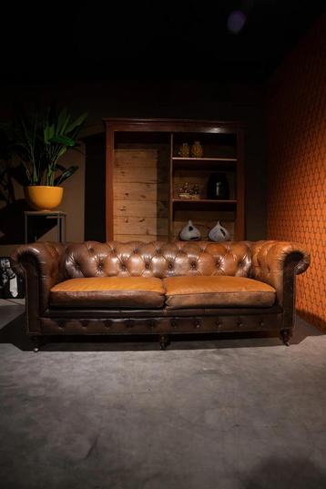 Chesterfield bank Antiek cognac bruin leer beschikbaar voor biedingen
