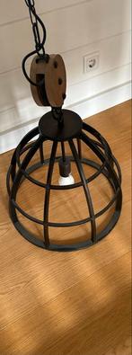 Industriële hanglamp met houten accent, Ophalen of Verzenden, Zo goed als nieuw, Metaal, 50 tot 75 cm
