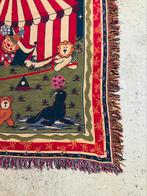 Leuke grand foulard met afbeelding circus 166 / 120, Ophalen of Verzenden, Gebruikt, Rechthoekig