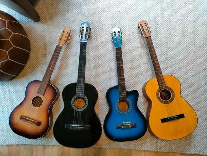 4 geleefde gitaren om op te knappen of creatief gebruik, Muziek en Instrumenten, Snaarinstrumenten | Overige, Gebruikt, Overige typen